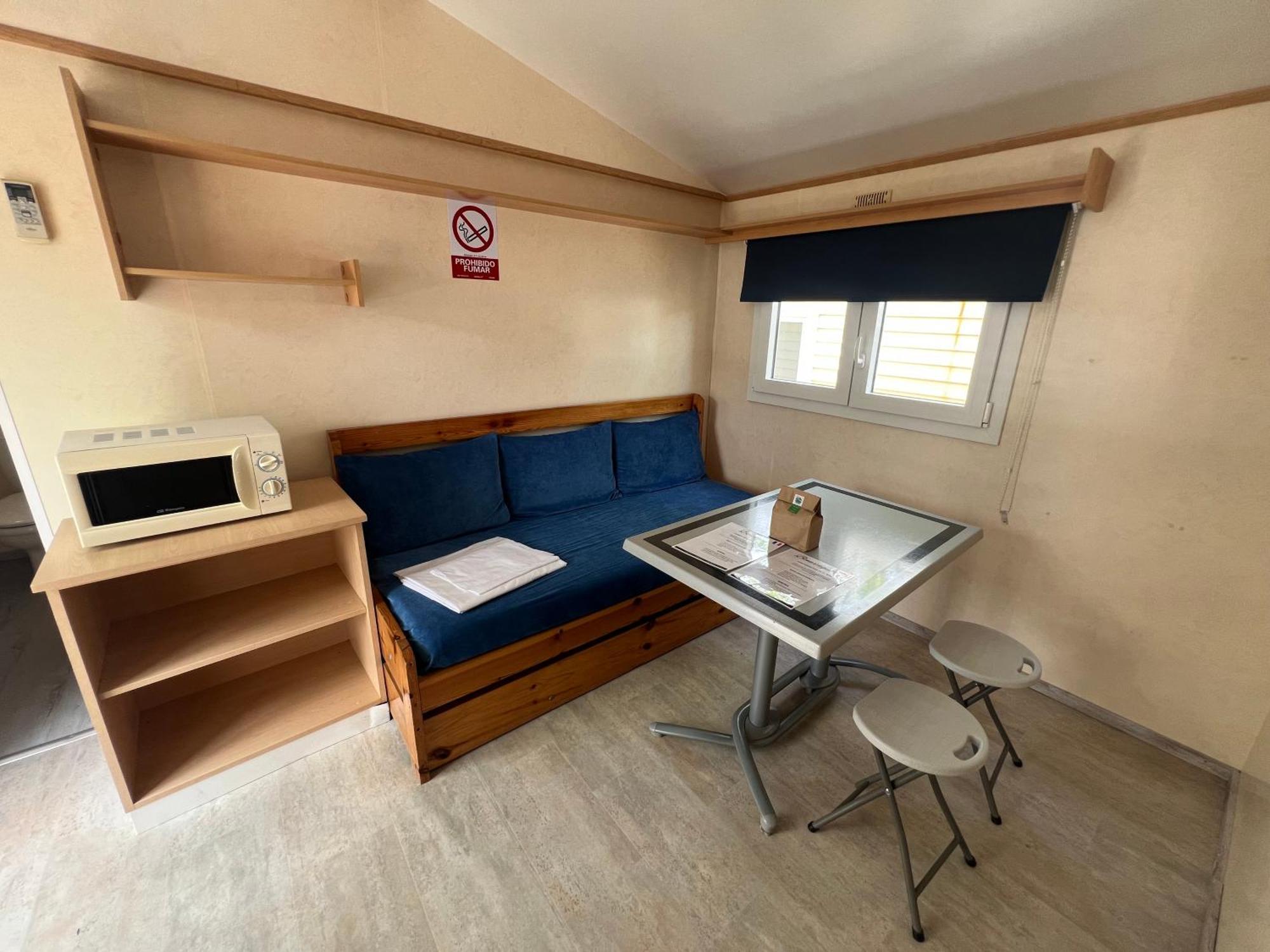 Camping Bungalow El Llac De Banyoles Porqueres Cameră foto